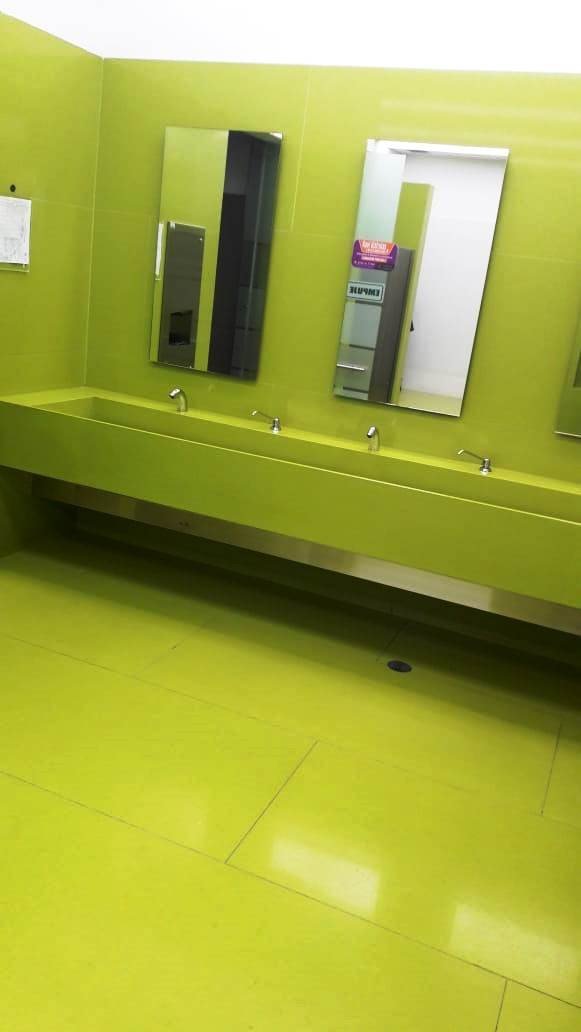 Remodelación de baño en zona común