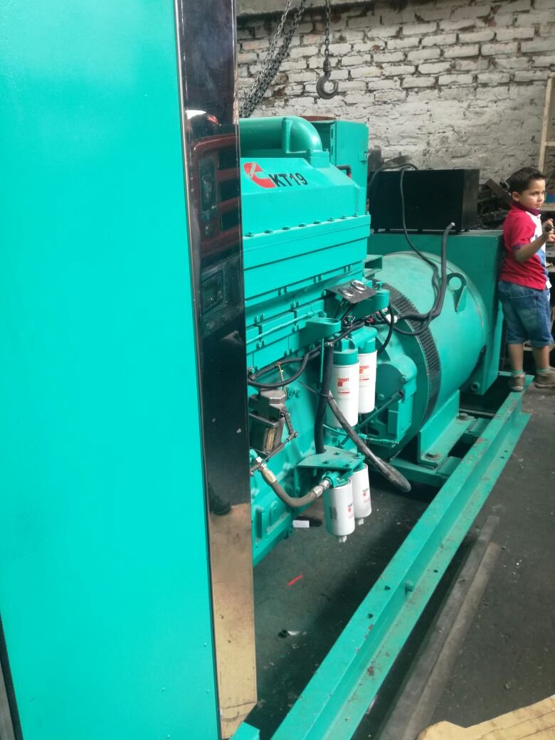 Instalación de planta eléctrica con izaje
