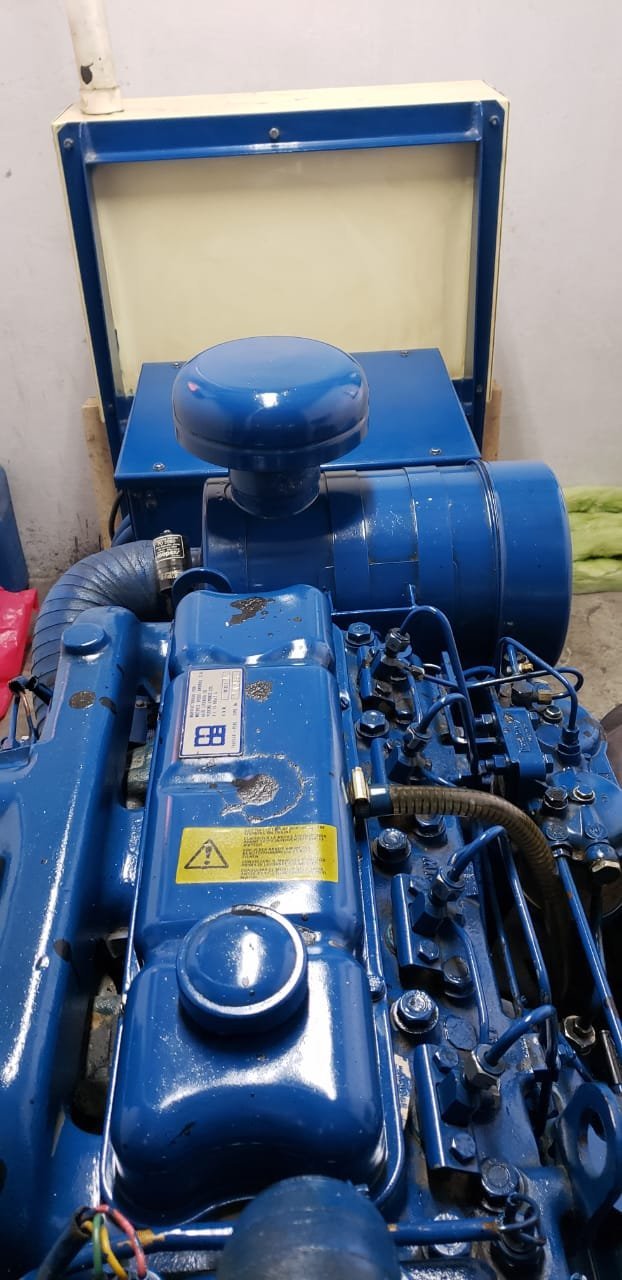 Mantenimiento de motor de planta eléctrica