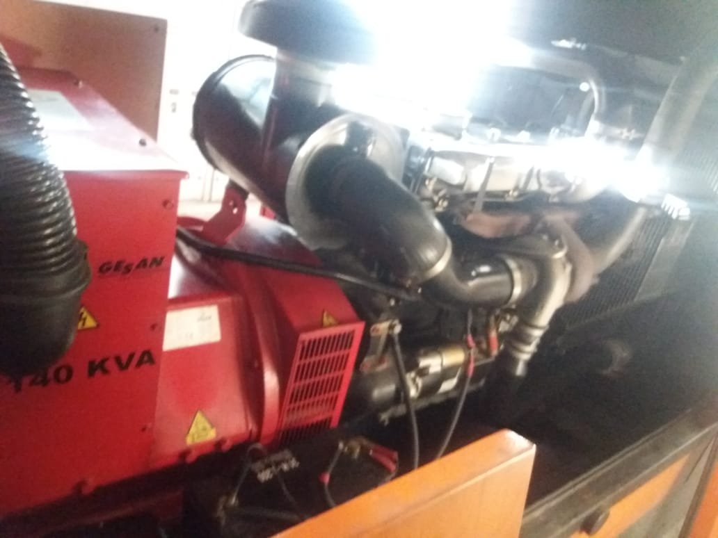 Planta eléctrica de respaldo de 140 KVA
